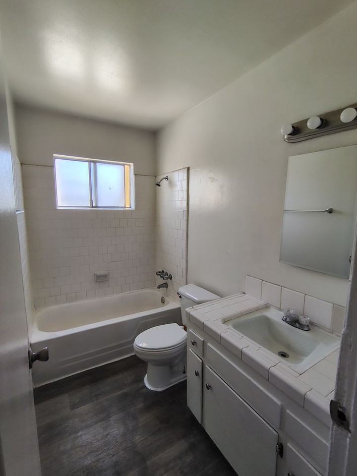 1015-1019  L Street - Photo 4 of 16