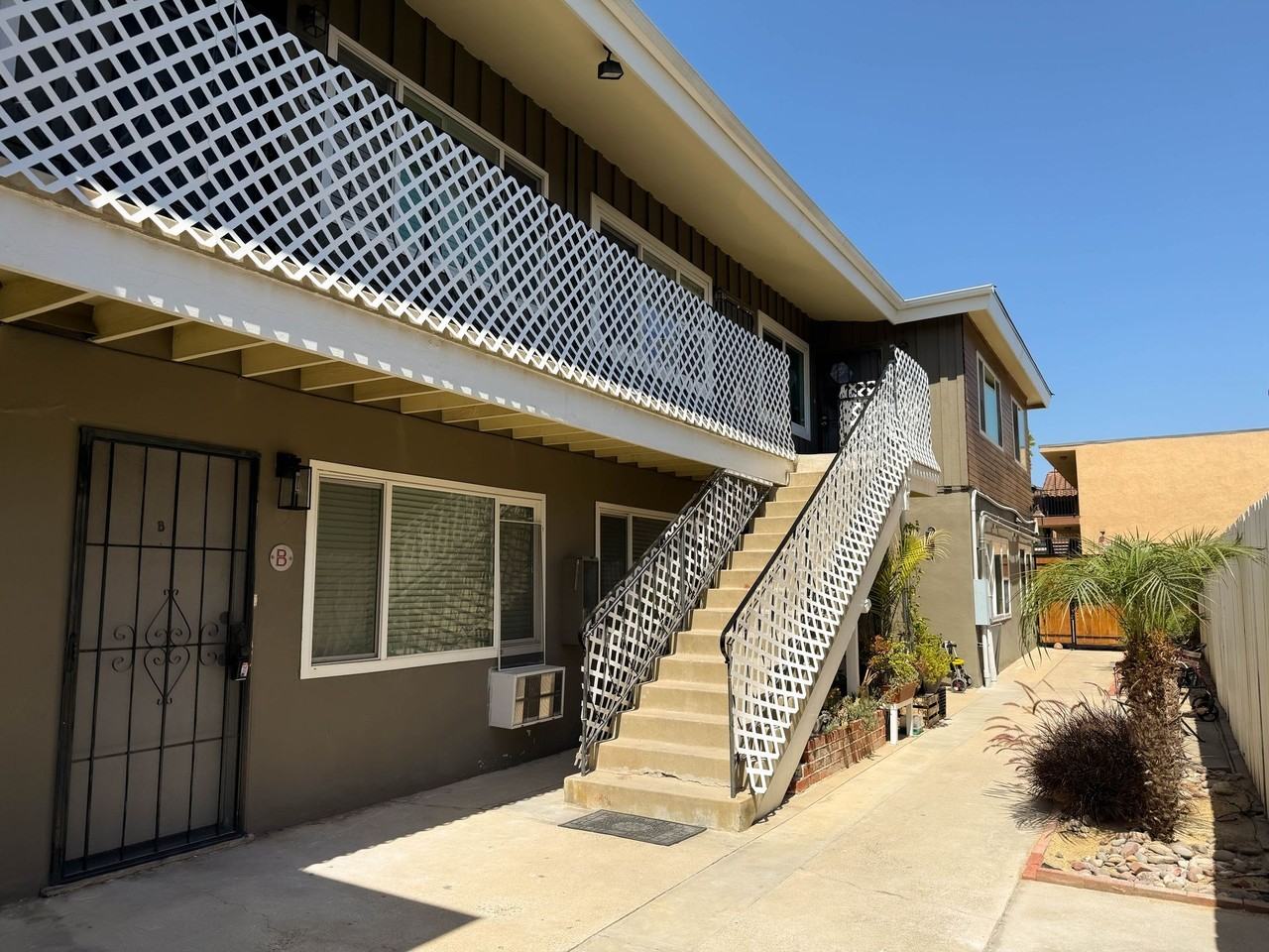 Estrella Ave Apartments - Photo 2 of 31