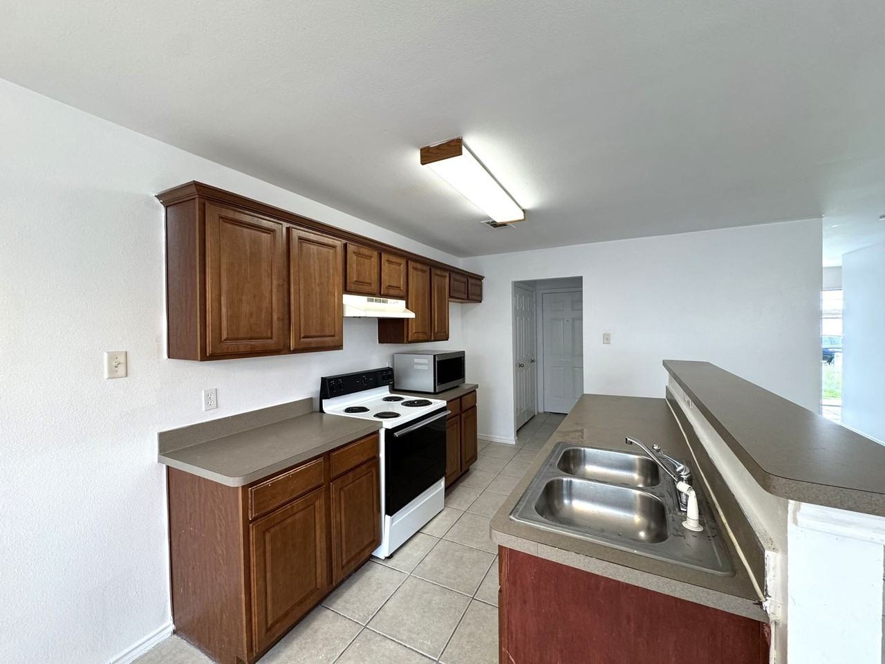 4510 Alamosa St - Photo 6 of 23
