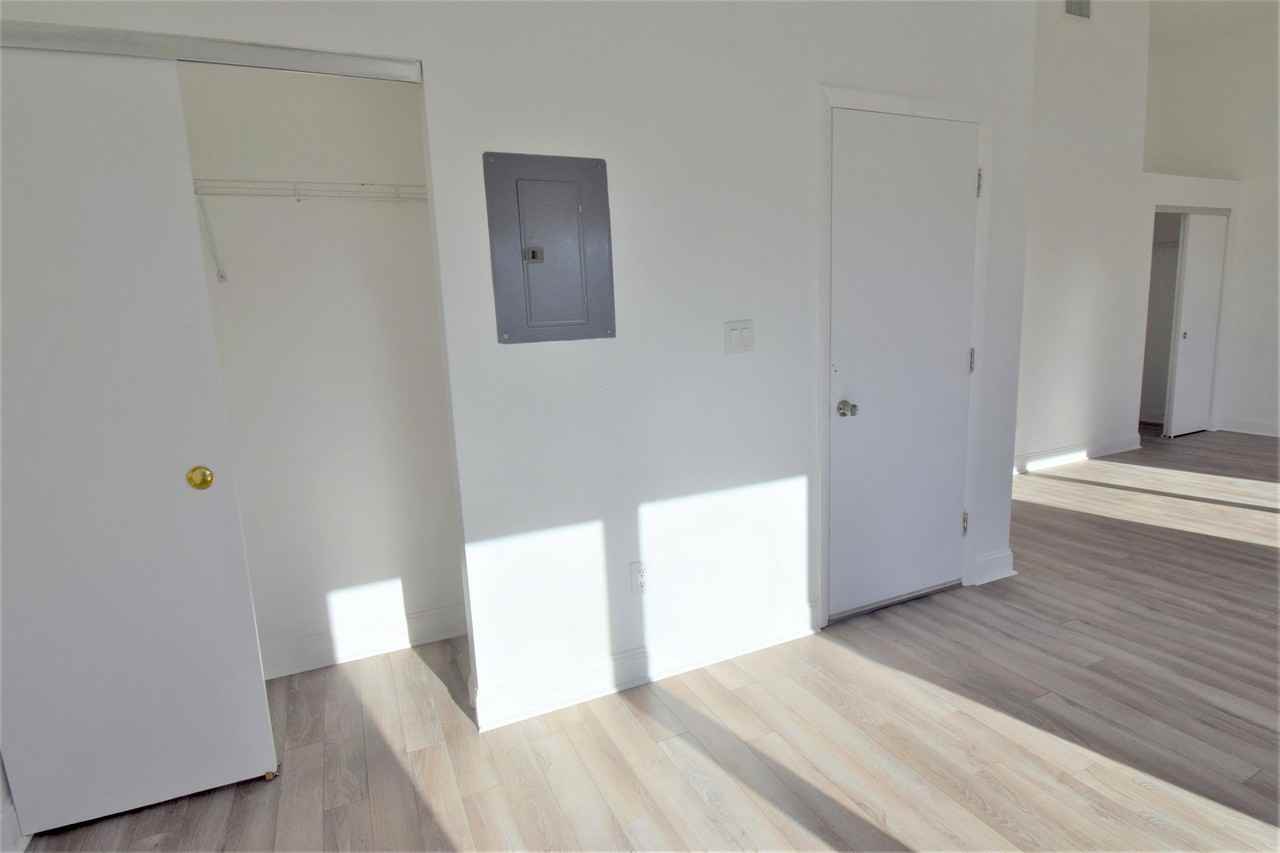 1520 Jackson Street - Photo 4 of 20