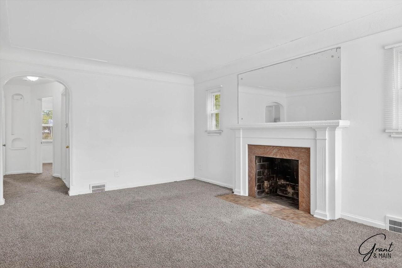 9409 Balfour Rd - Photo 3 of 21