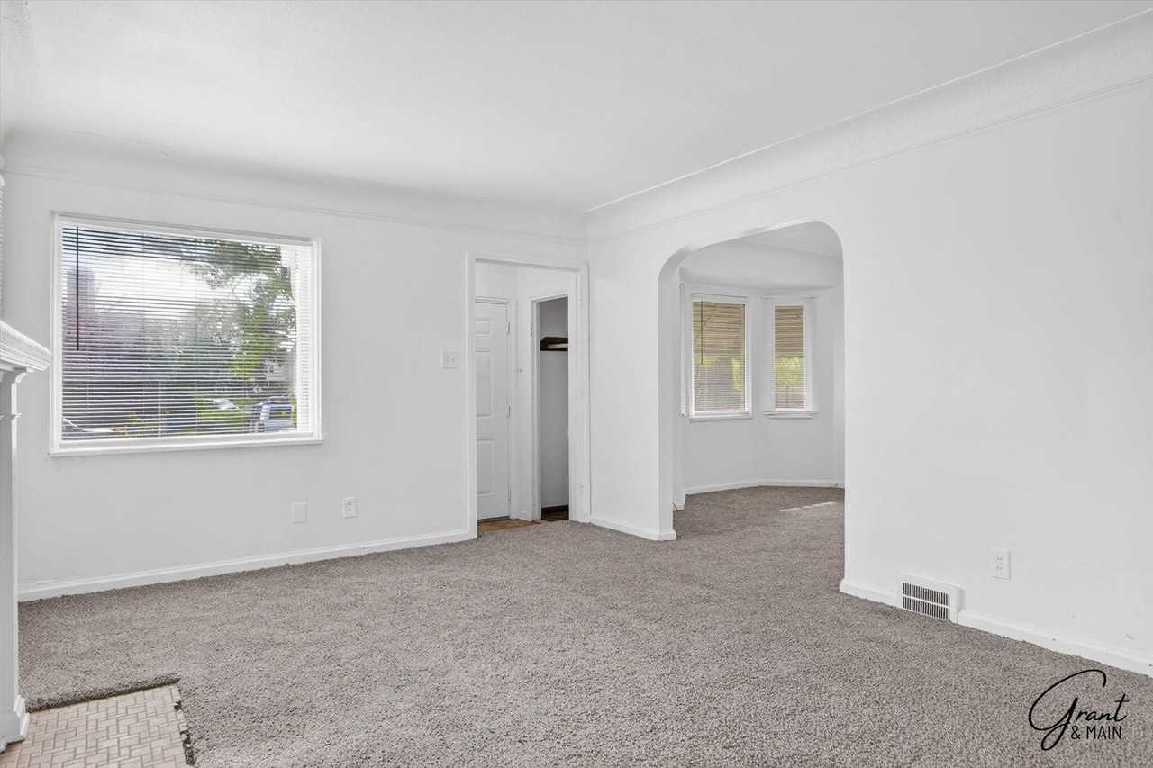 9409 Balfour Rd - Photo 5 of 21