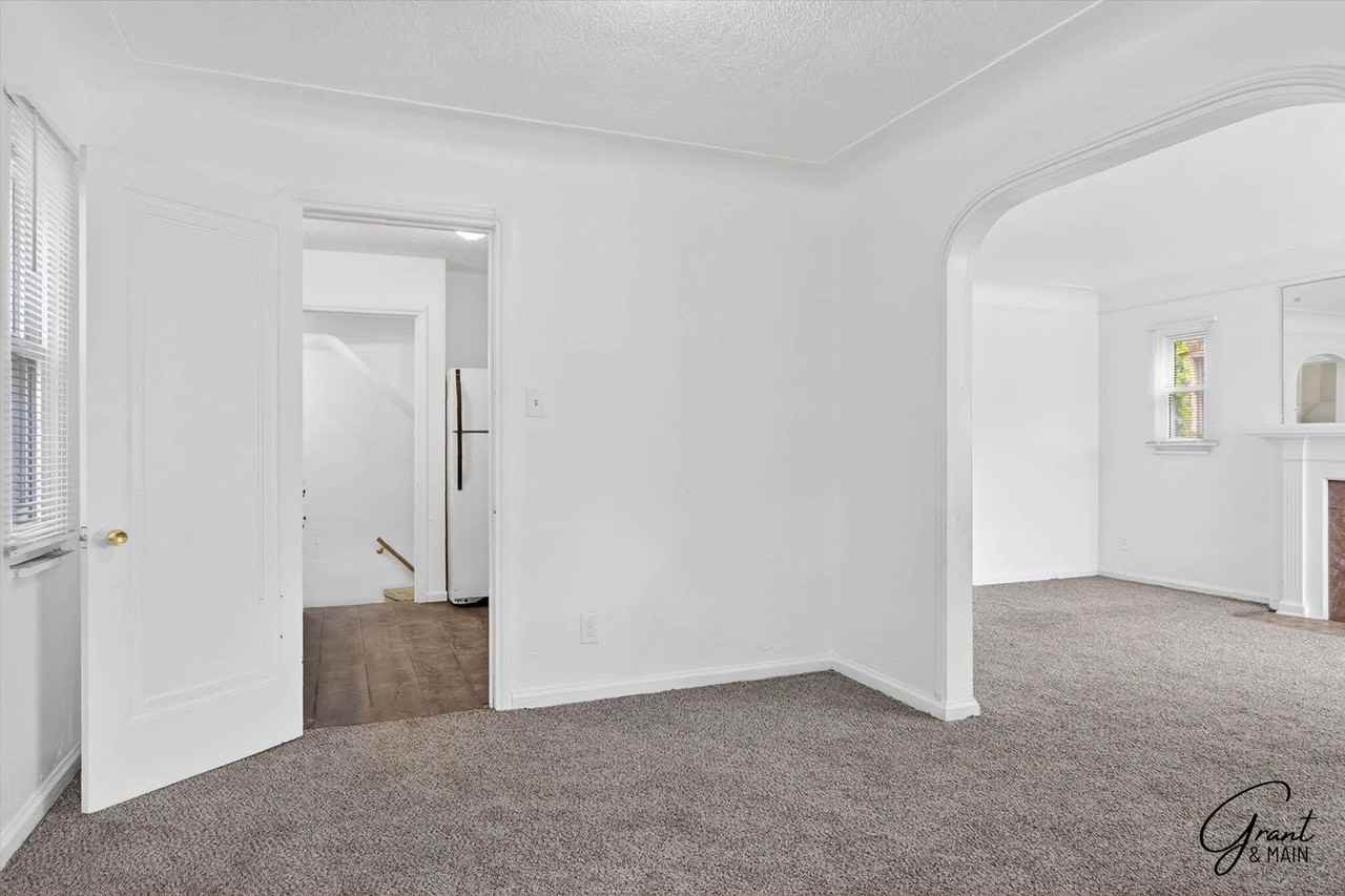 9409 Balfour Rd - Photo 7 of 21