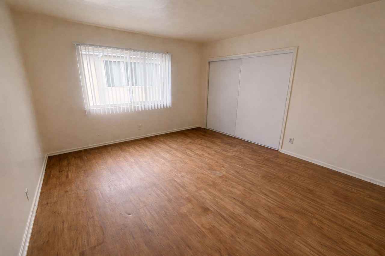 Coco Capri Apartments - Photo 2 of 12