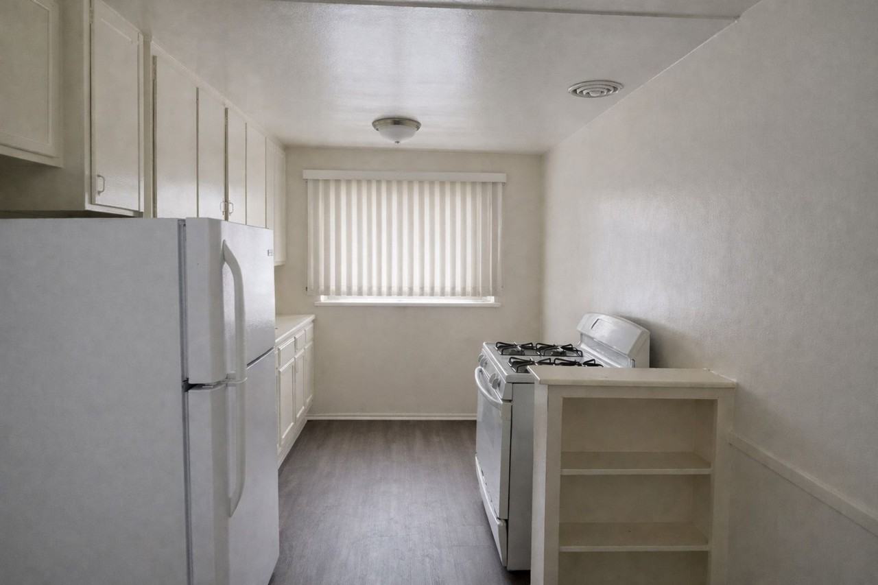 Coco Capri Apartments - Photo 4 of 12