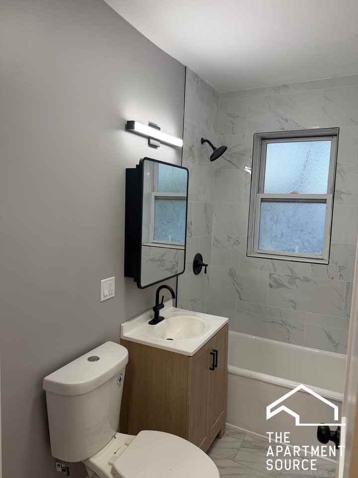 4956 N Harding Ave #2 - Photo 7 of 7
