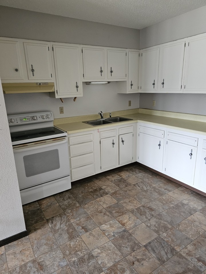 Edmore Apts - Photo 4 of 10
