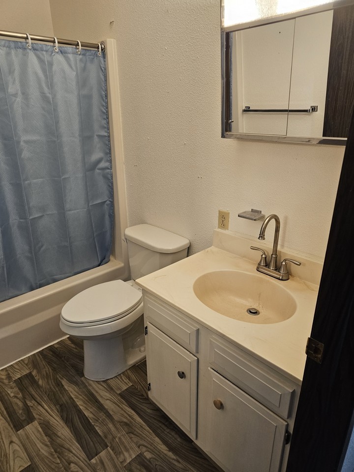 Edmore Apts - Photo 5 of 10