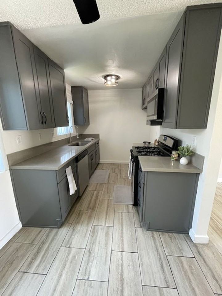 9330 Palm St #A - Photo 3 of 11