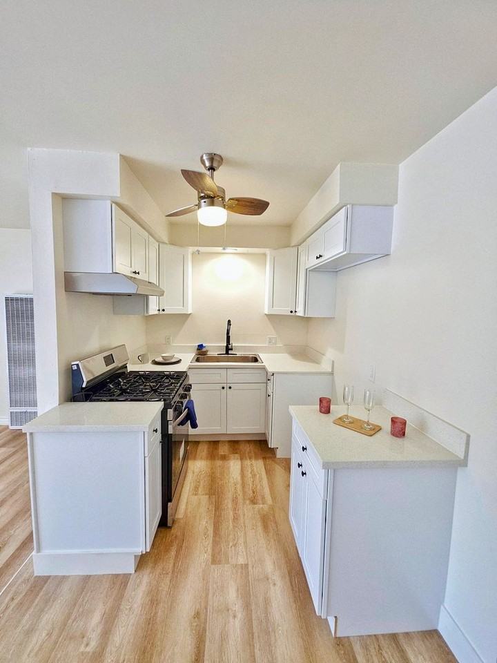 Redondo Apartments - Photo 4 of 20