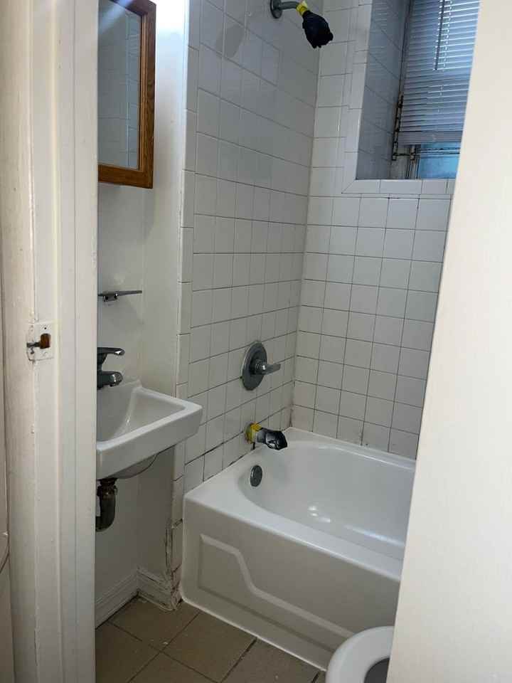 Chester Lynn Apartments - Photo 6 of 29