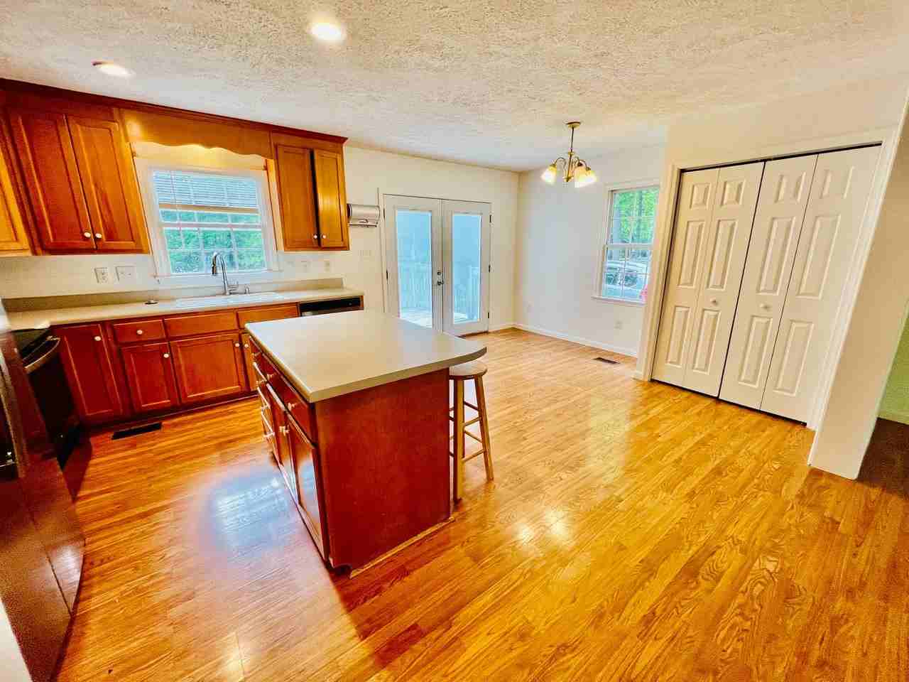 95 Amber Woods Dr - Photo 6 of 33