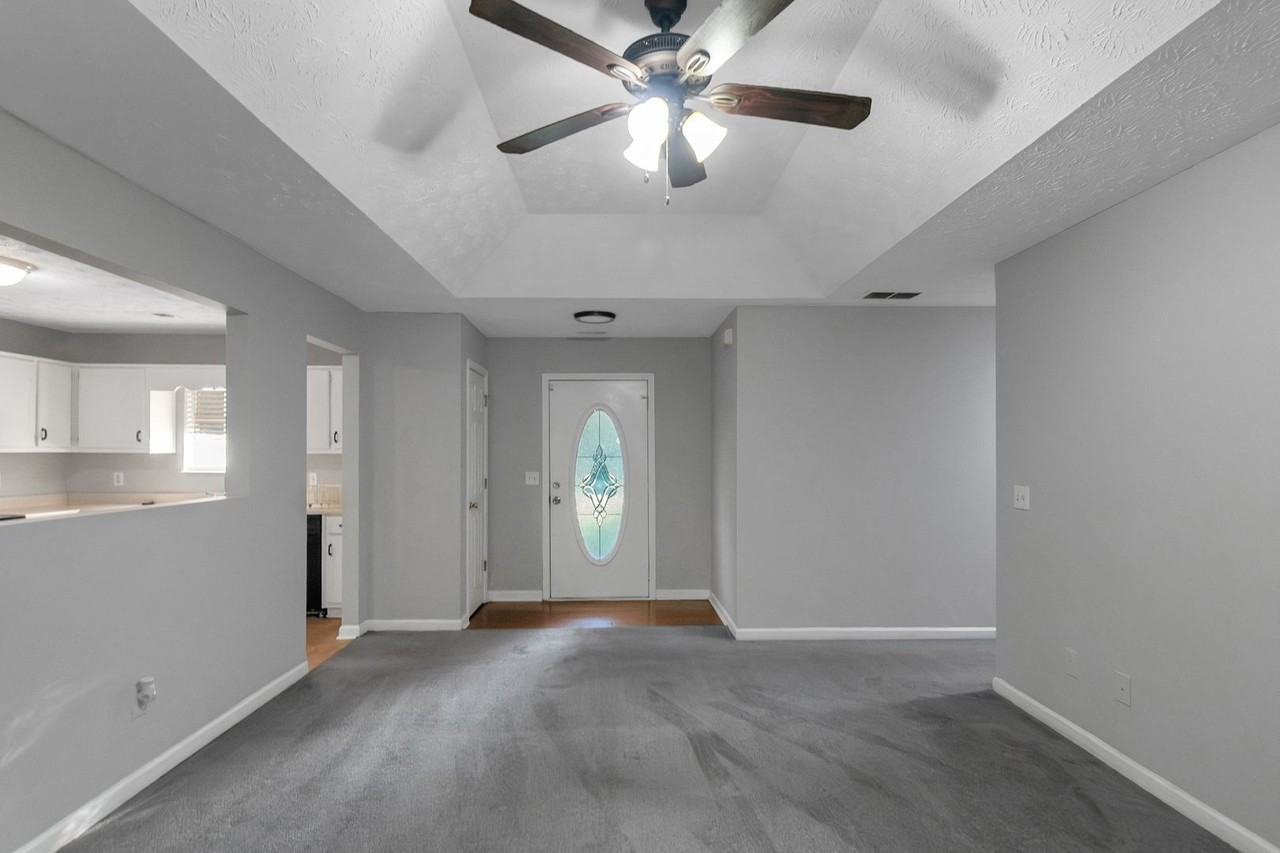 585 Mountainview Dr - Photo 6 of 37