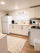 808 1/2 Howard Ave - Photo 1 of 1