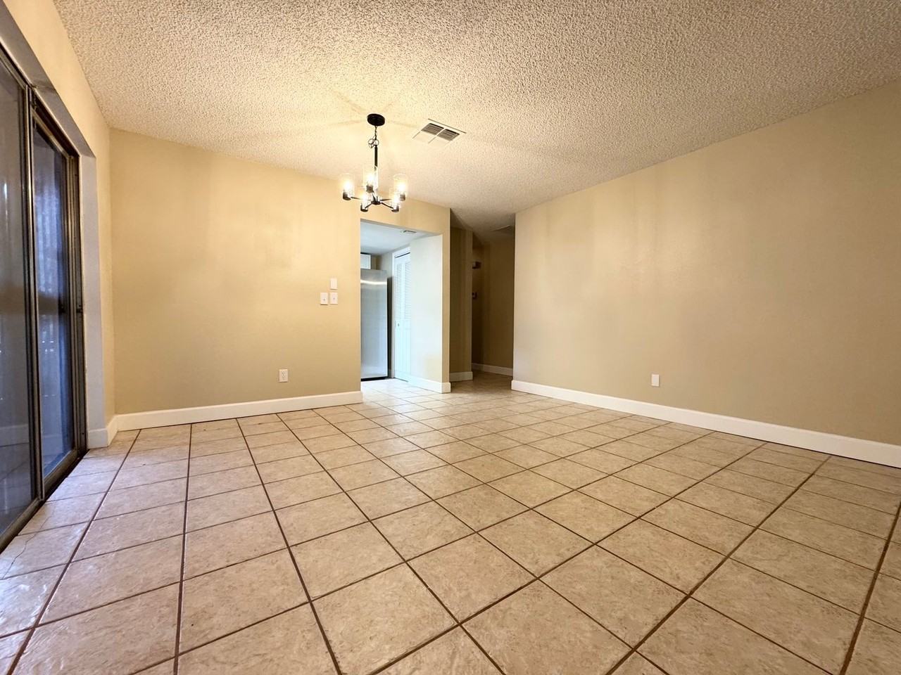 529 Hibiscus Way - Photo 4 of 42