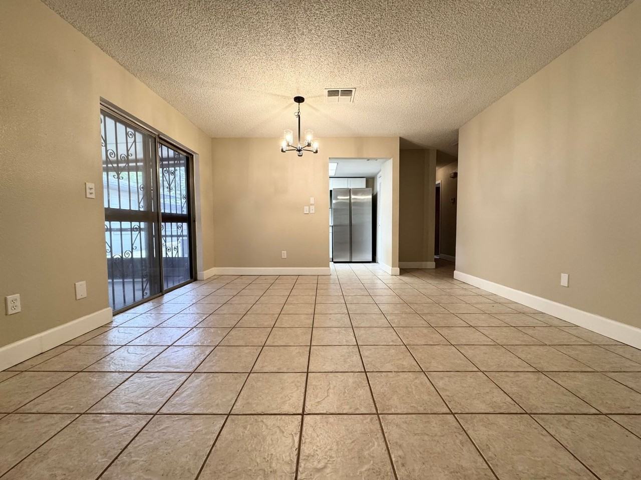 529 Hibiscus Way - Photo 6 of 42