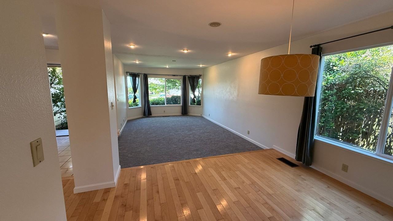 6252 Ridgemont Dr - Photo 2 of 35