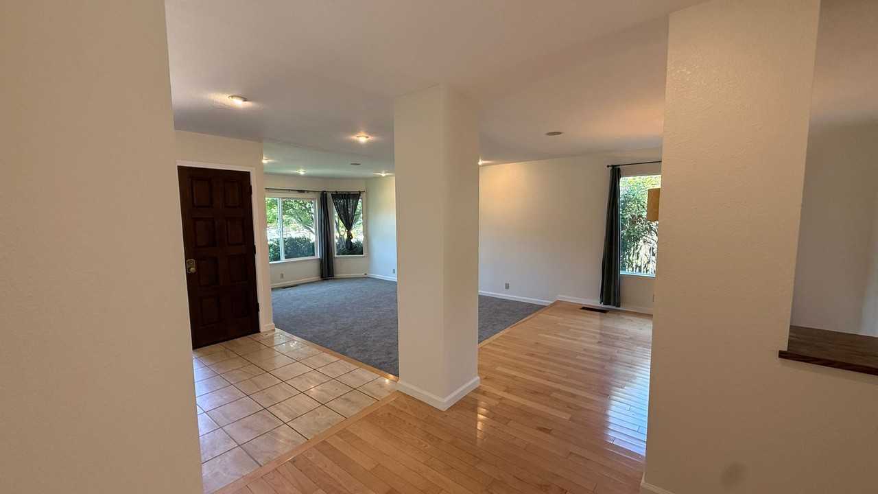 6252 Ridgemont Dr - Photo 3 of 35