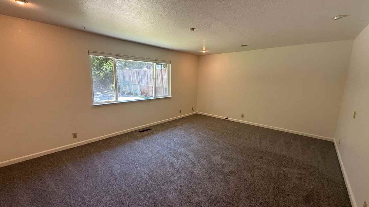 6252 Ridgemont Dr - Photo 6 of 35