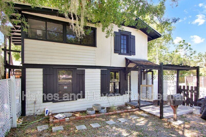658 Avenue B Nw - Photo 2 of 20