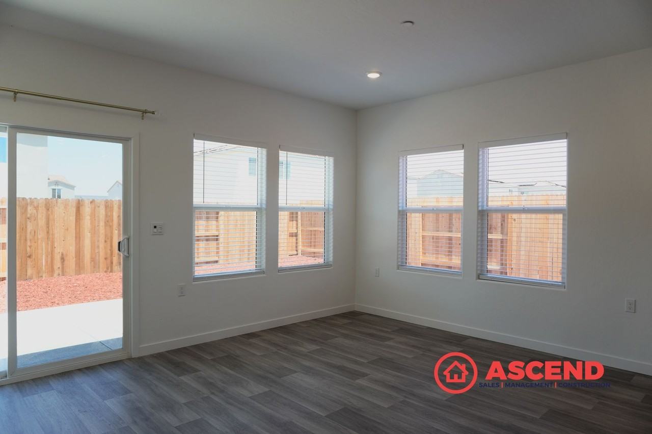 8206 Wandesford Dr - Photo 6 of 25