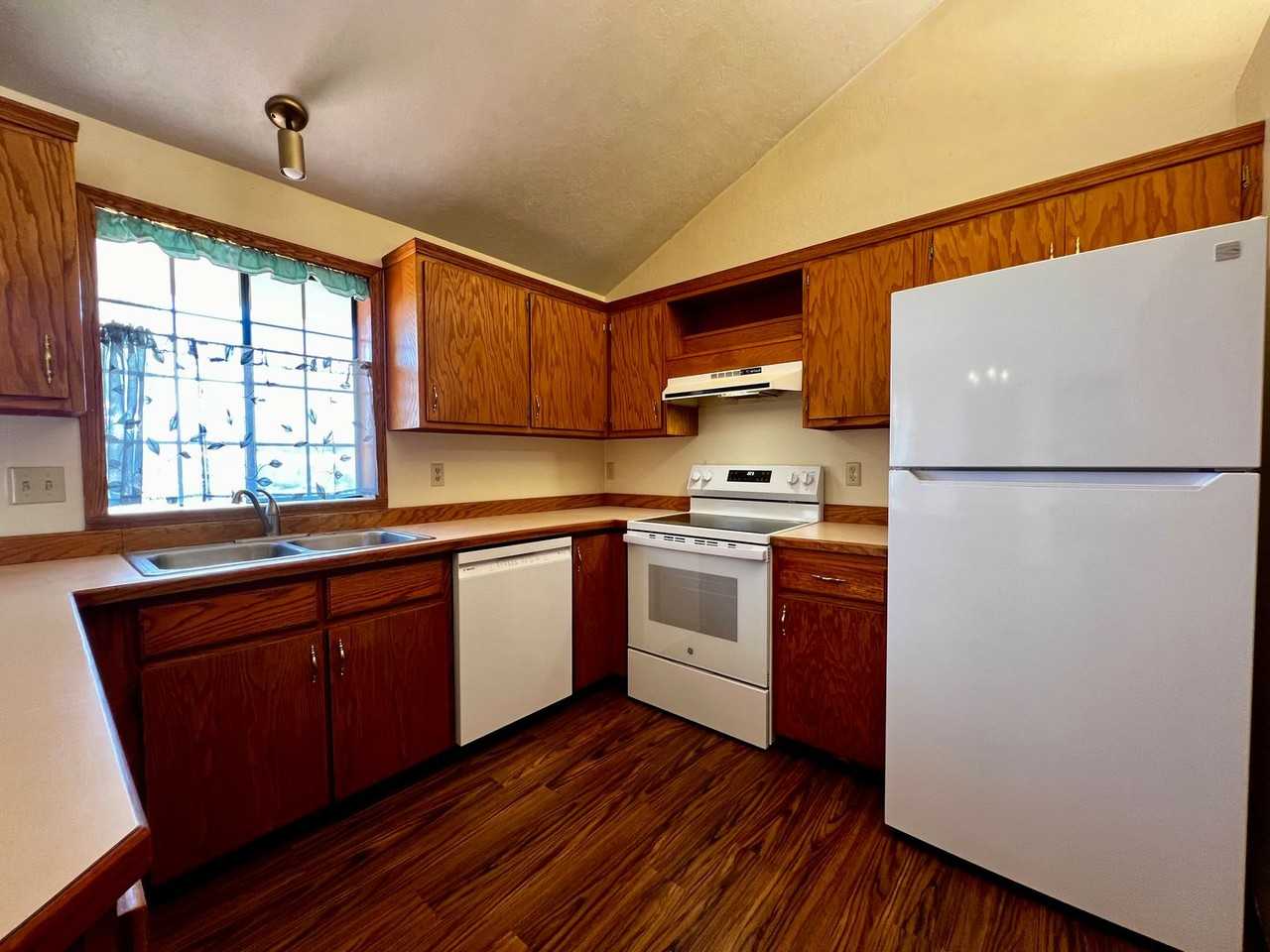 7410 W Walnut St - Photo 7 of 21