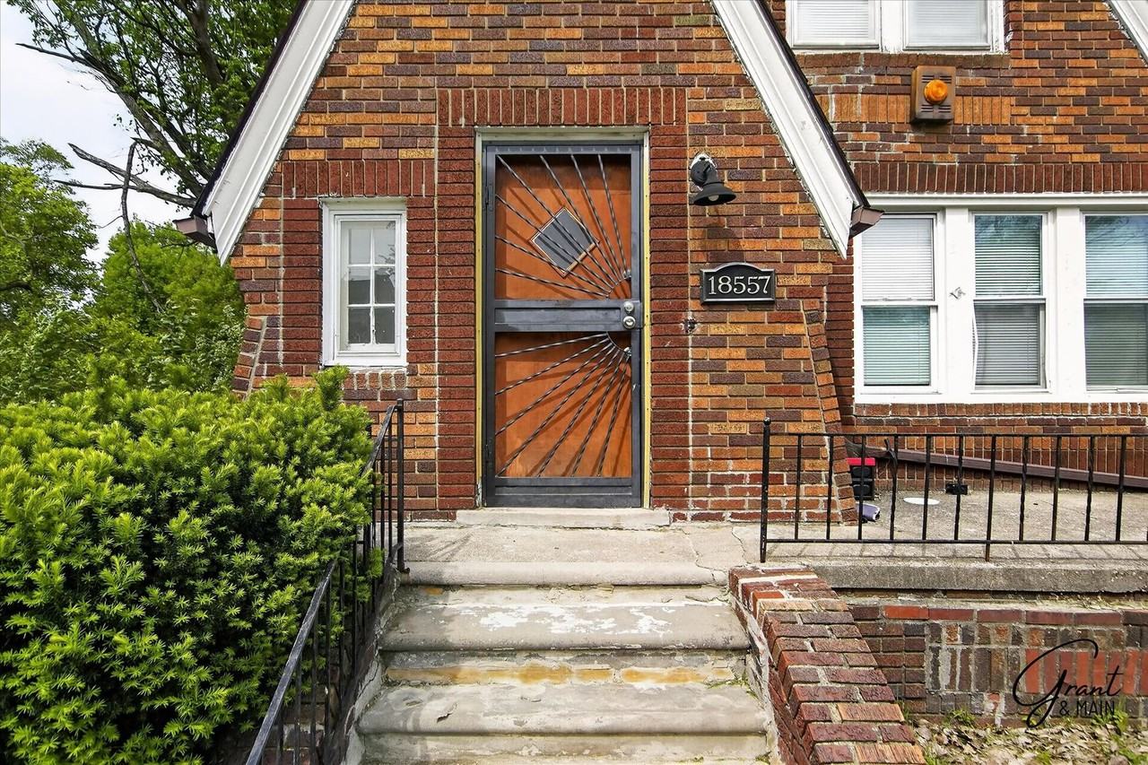 18557 Wexford St - Photo 2 of 21