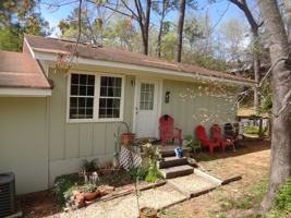 featured image of 432 S Greensboro St