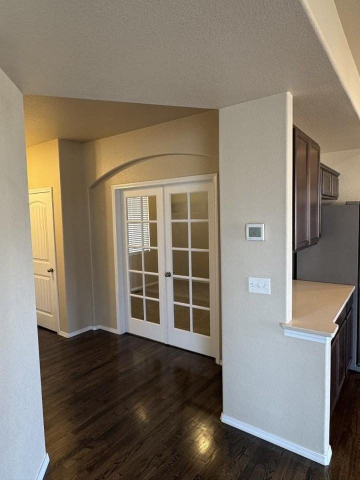 10930 Forest Creek Dr - Photo 3 of 23