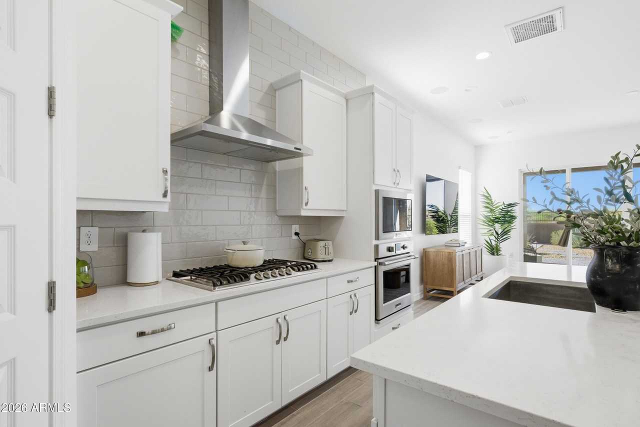 21718 N 58th St - Photo 4 of 23