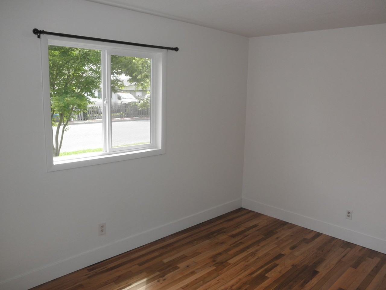 1118 3rd St Nw - Photo 4 of 10
