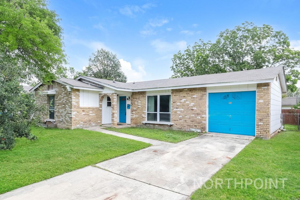 1060 Richmond Dr - Photo 2 of 16