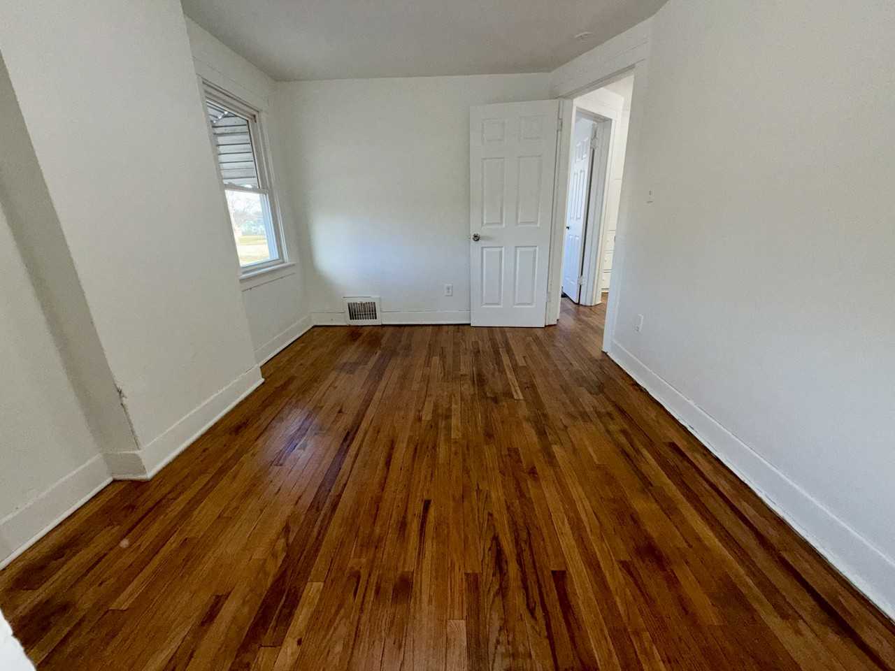3403 Rust Ave - Photo 5 of 18