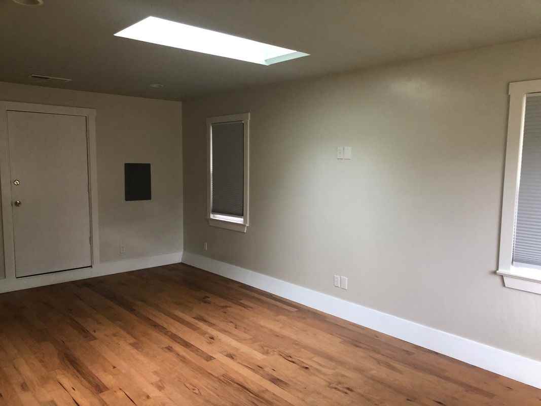1306 Henderson St - Photo 3 of 26