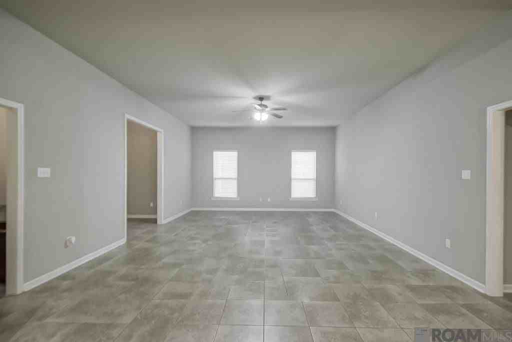 641 Greenwich Dr - Photo 2 of 14