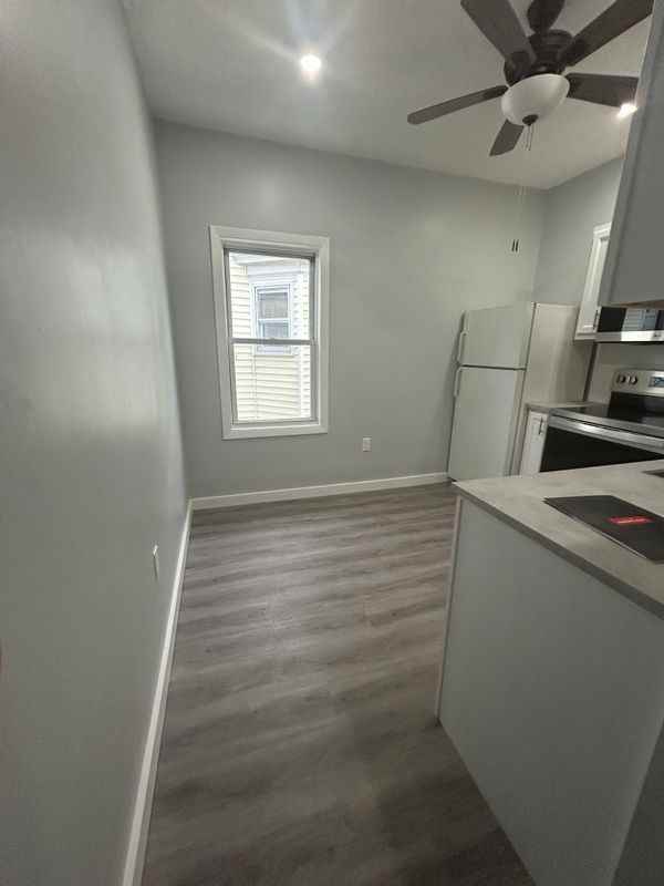 90 Quequechan St - Photo 3 of 16
