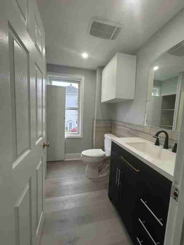90 Quequechan St - Photo 4 of 16