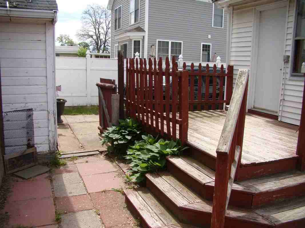 145 Mcquesten St - Photo 5 of 18