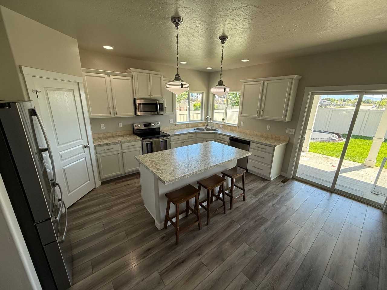 2946 Nw 8th Ave - Photo 2 of 16