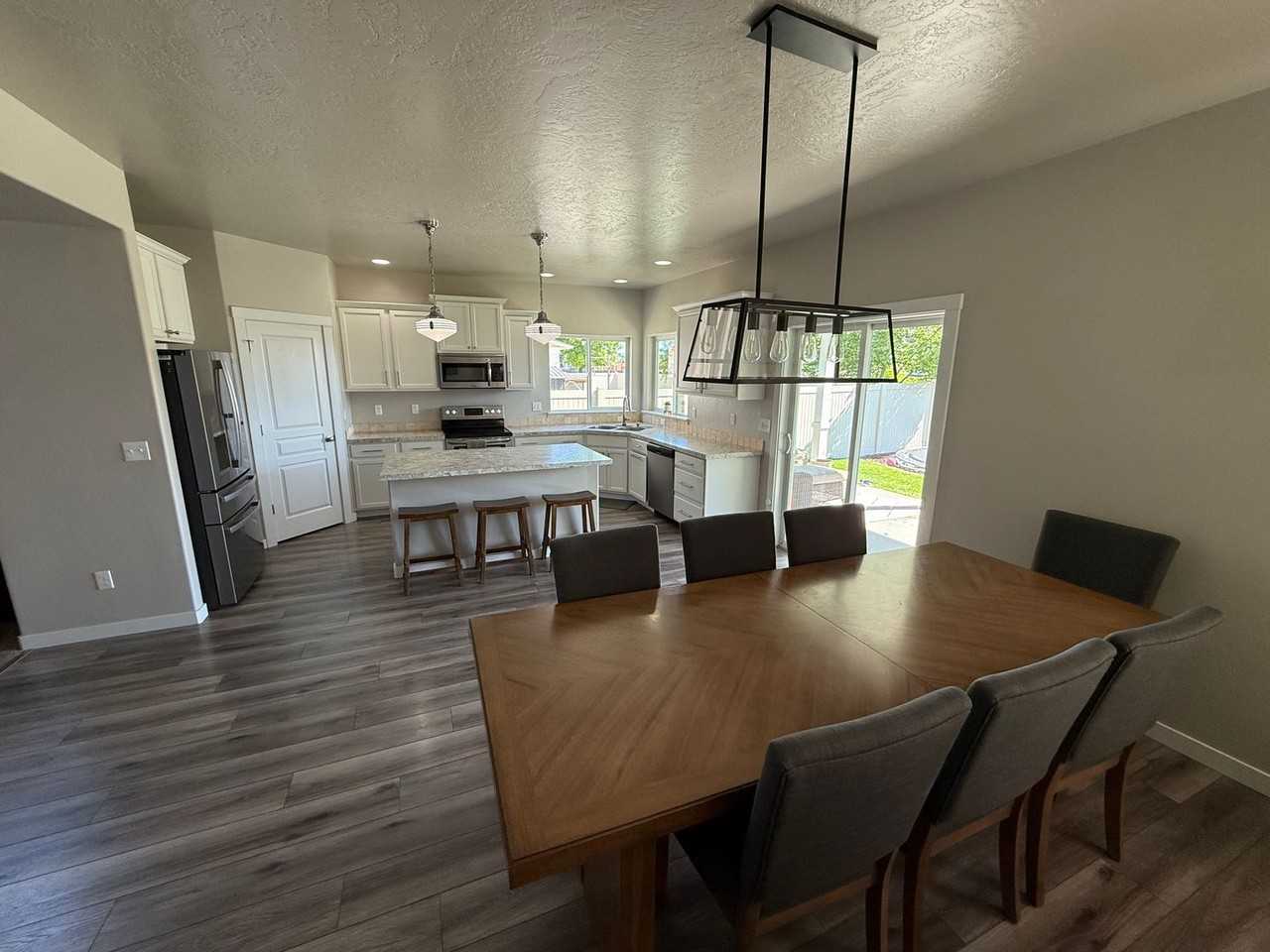 2946 Nw 8th Ave - Photo 3 of 16