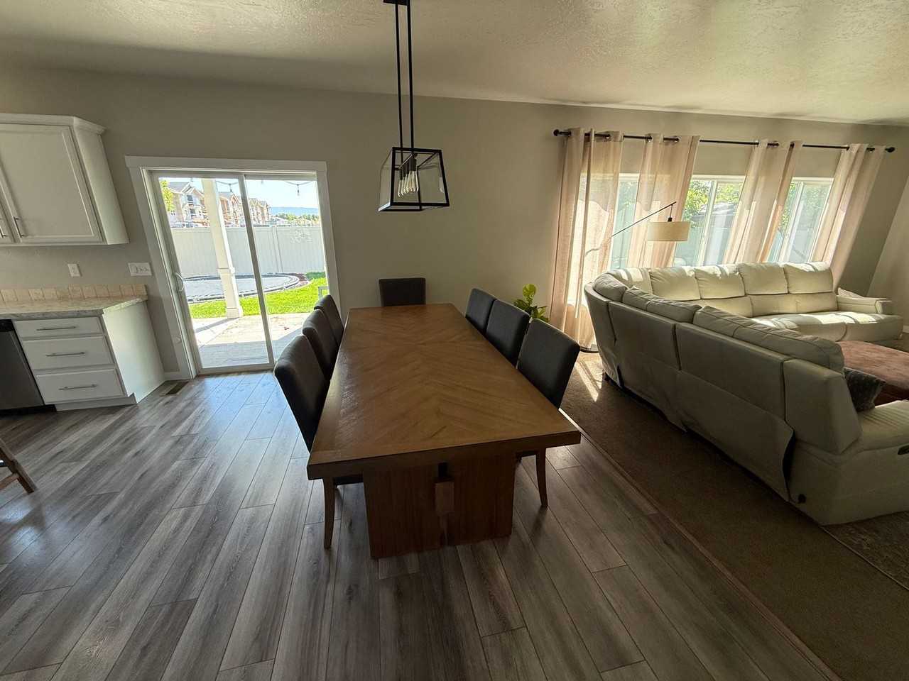 2946 Nw 8th Ave - Photo 4 of 16