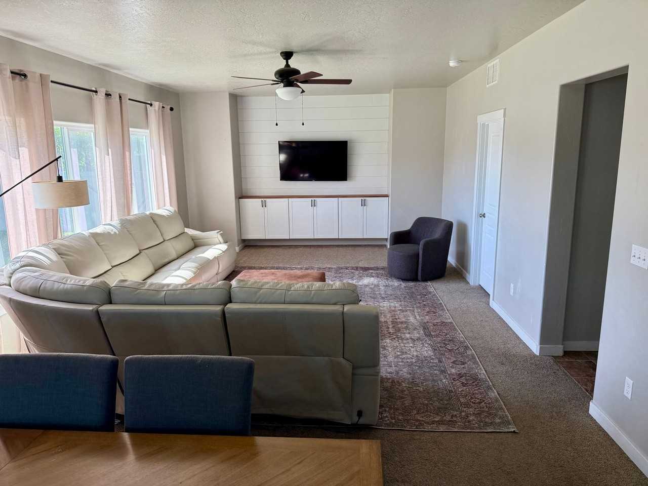 2946 Nw 8th Ave - Photo 5 of 16