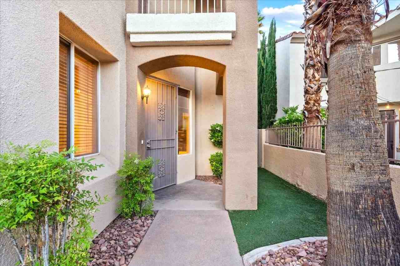 1708 Cordoba Canyon St - Photo 2 of 36