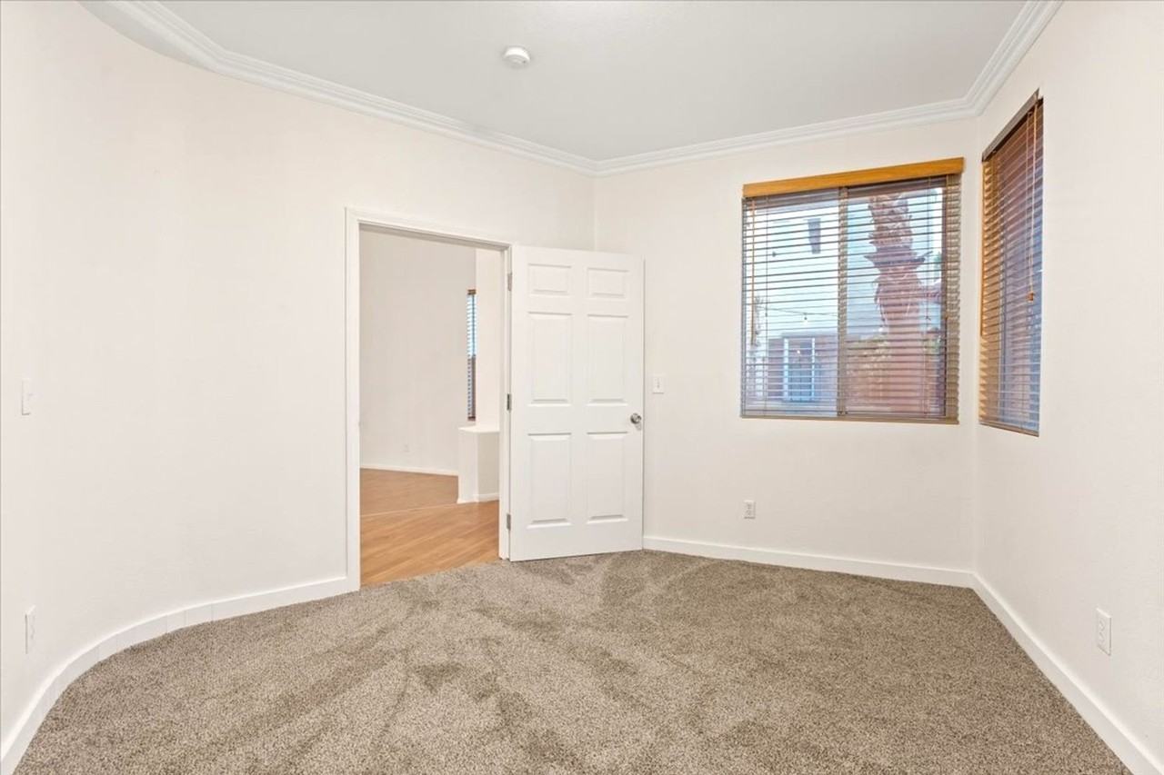 1708 Cordoba Canyon St - Photo 4 of 36