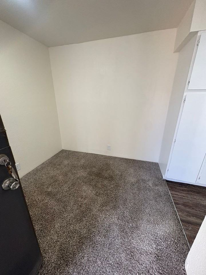 2201 Rocky Lane Rd - Photo 2 of 7