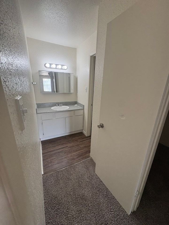 2201 Rocky Lane Rd - Photo 6 of 7