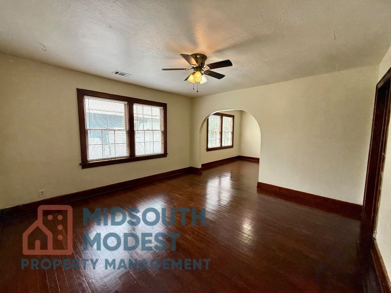 509 E Main St - Photo 4 of 38