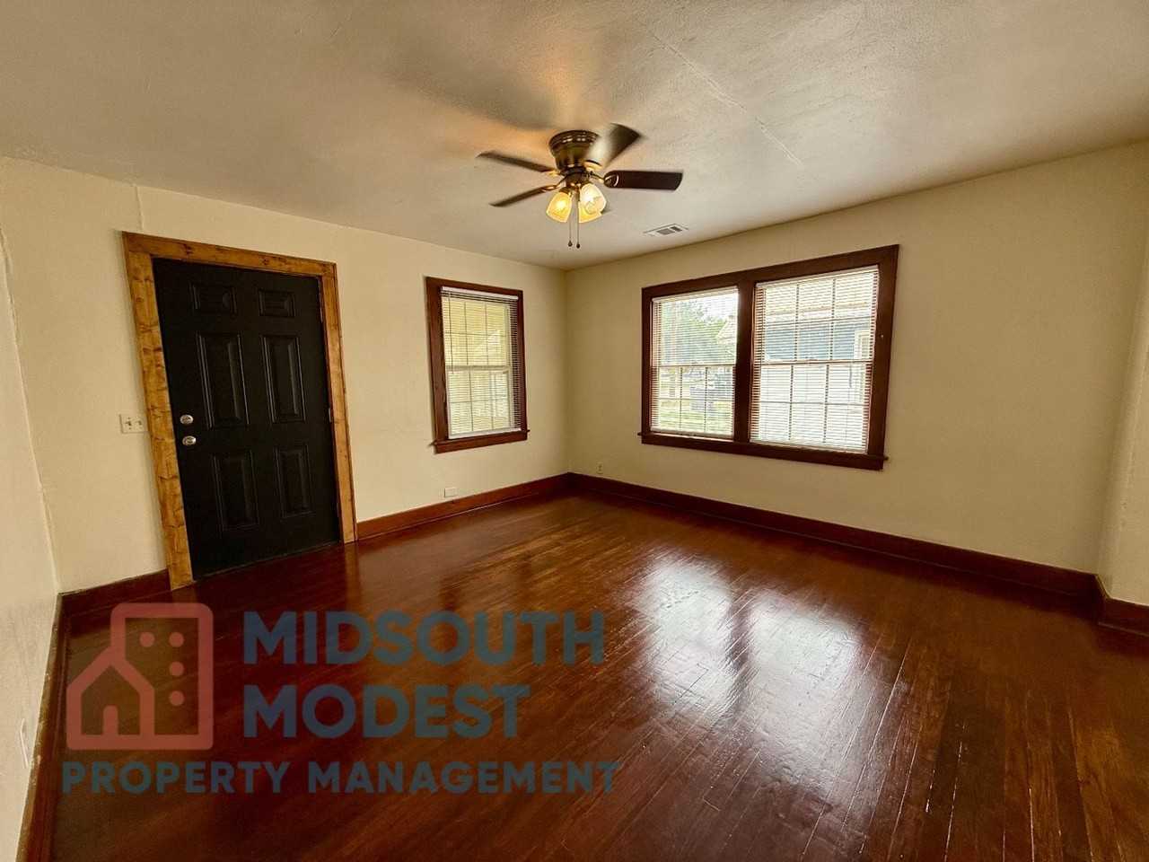 509 E Main St - Photo 7 of 38
