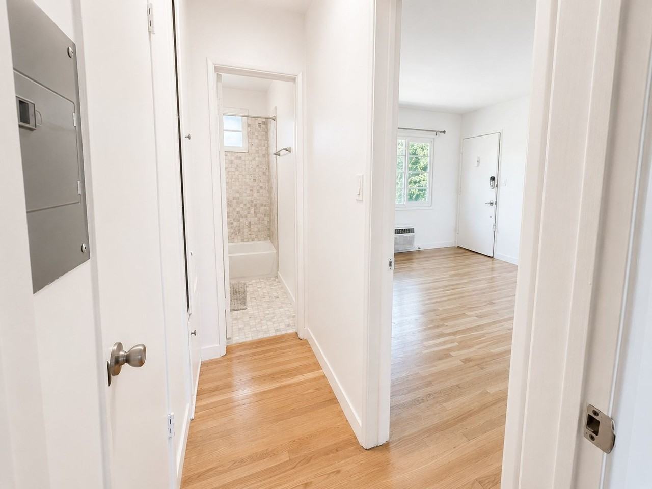 MUST-SEE! 1Bd+1Ba at 1553-1555 Riverside Dr. Glendale, CA 91201 - Photo 7 of 13
