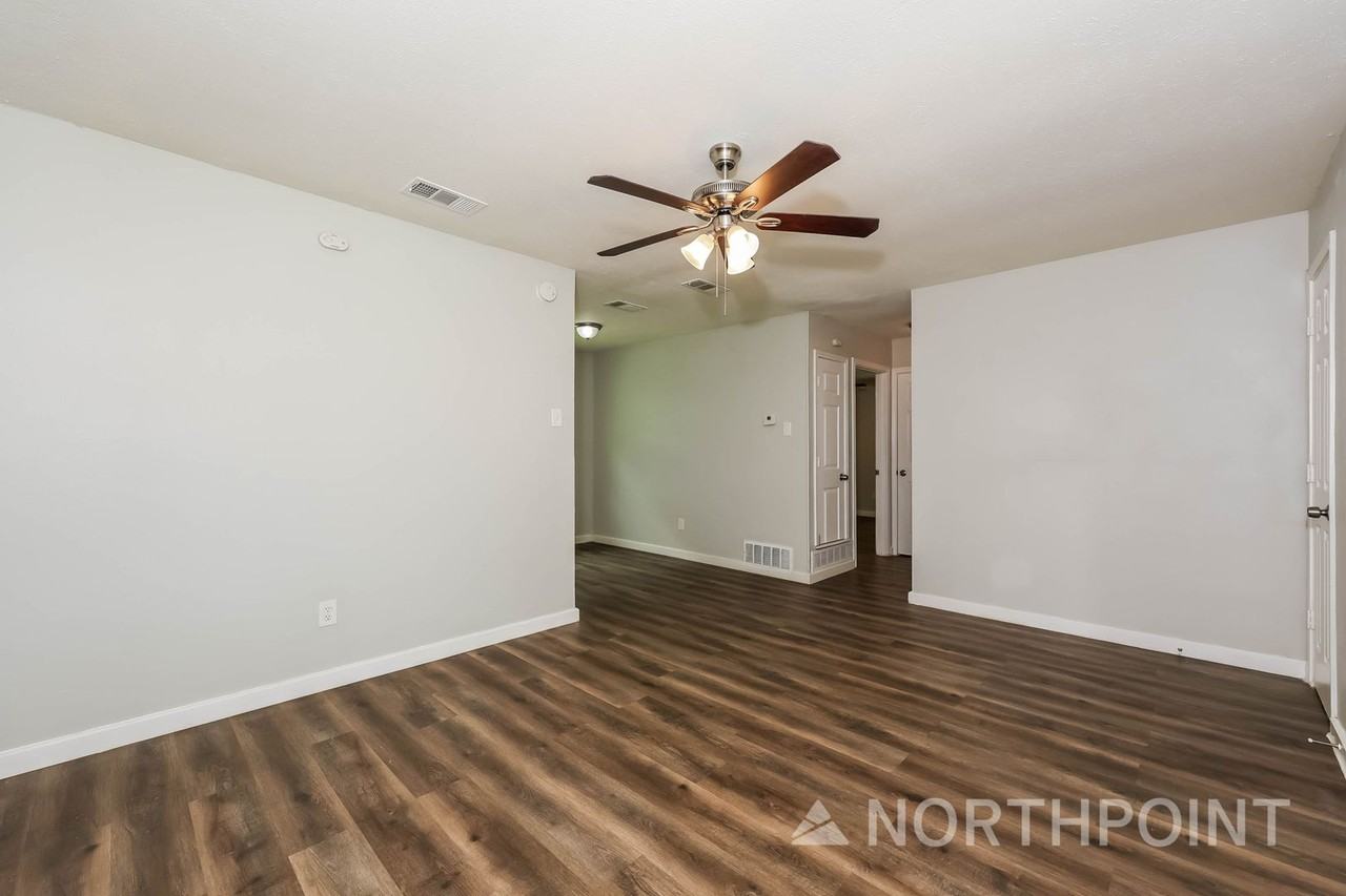 1336 E Park Dr - Photo 4 of 16